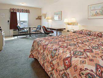 ซูเปอร์ 8 บาย วินด์แฮม เมดโดว์ เลค Hotel Meadow Lake ภายนอก รูปภาพ