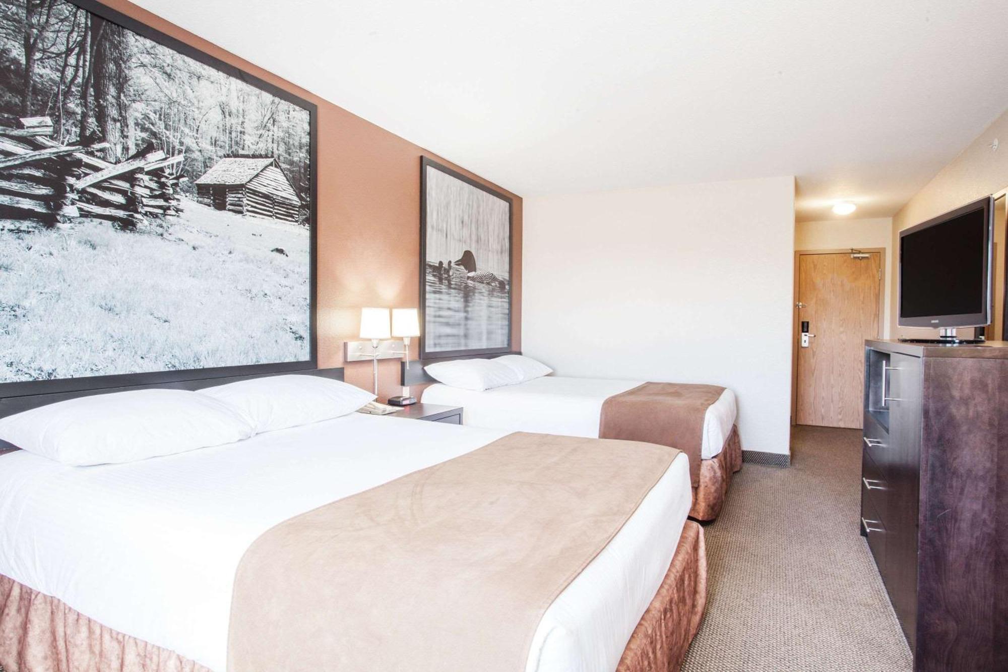 ซูเปอร์ 8 บาย วินด์แฮม เมดโดว์ เลค Hotel Meadow Lake ภายนอก รูปภาพ